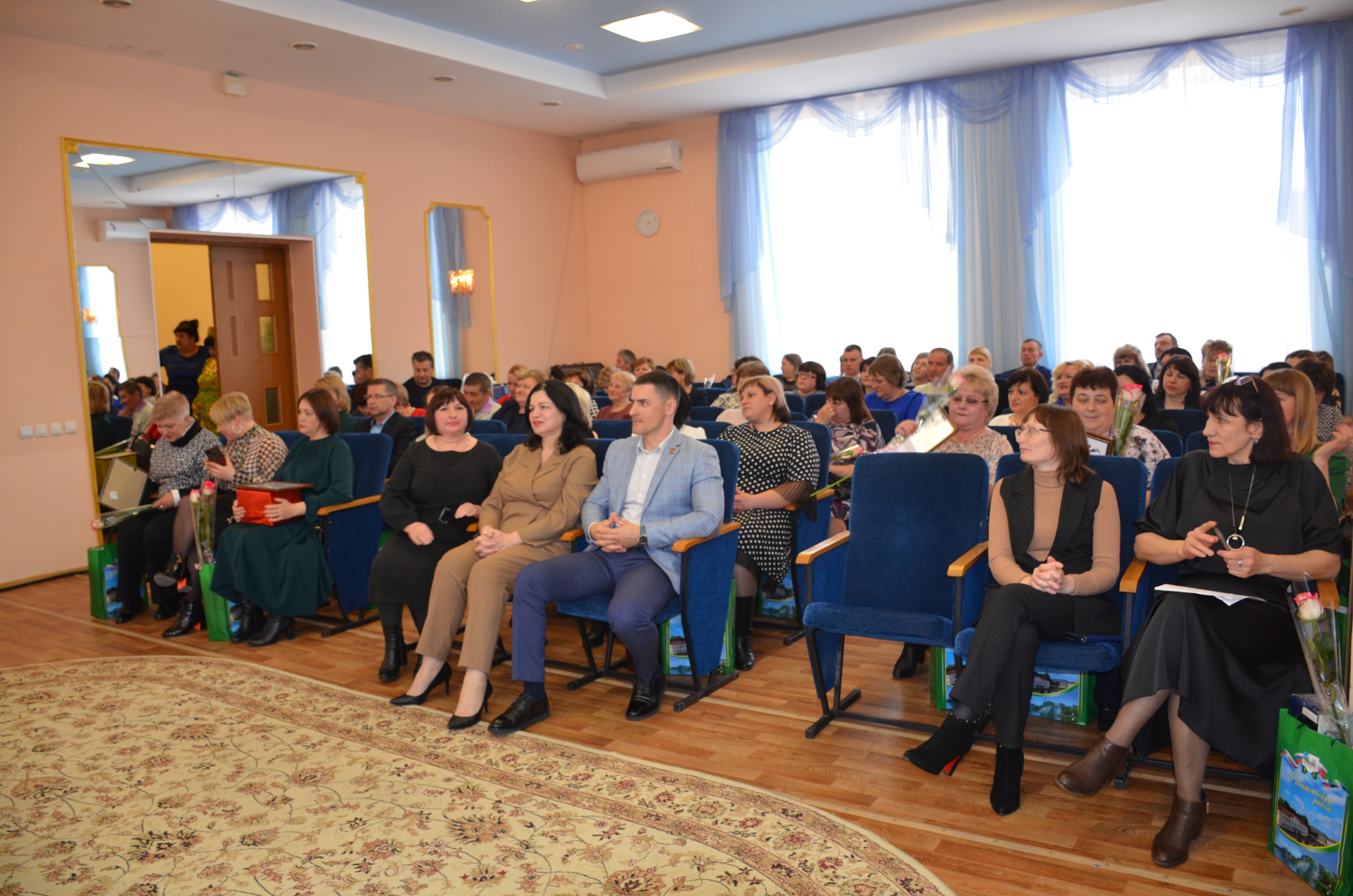 Торжественное мероприятие по подведению  итогов деятельности участковых избирательных комиссий Ракитянского района за 2021 год