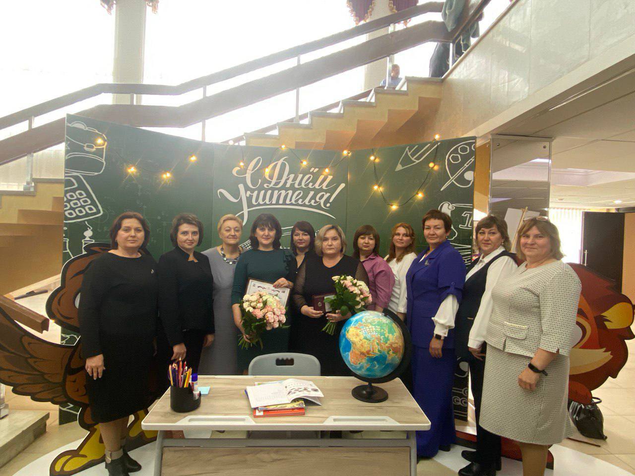 Педагоги Ракитянского района удостоены ведомственных и региональных наград.