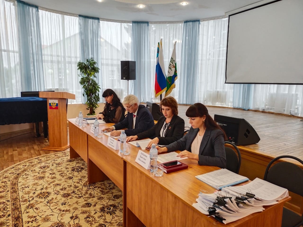 Сегодня состоялось заседание межведомственной комиссии по предоставлению единовременной денежной выплаты гражданам РФ, постоянно проживающим на территории Белгородской области
