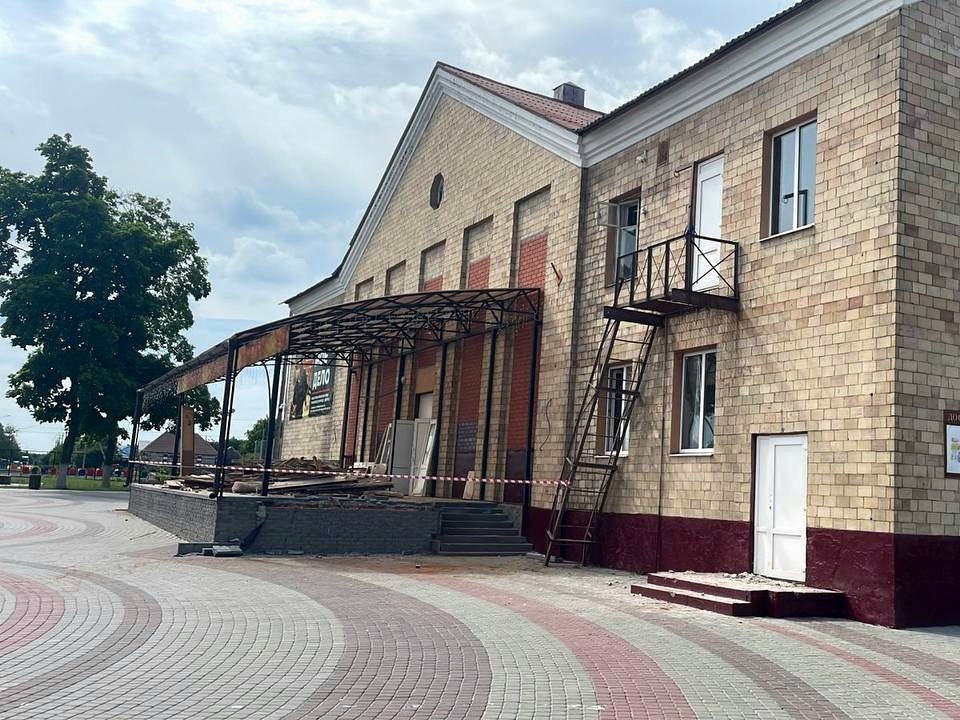 В Пролетарском начат капитальный ремонт Центра культурного развития