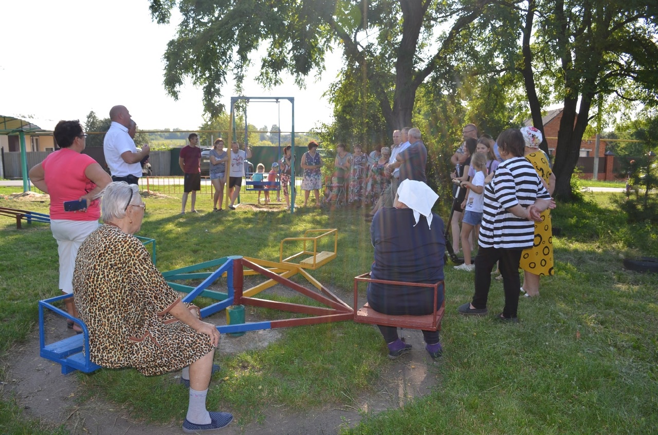 Глава администрации Ракитяснкого района Анатолий Климов встретился с жителями села Криничное