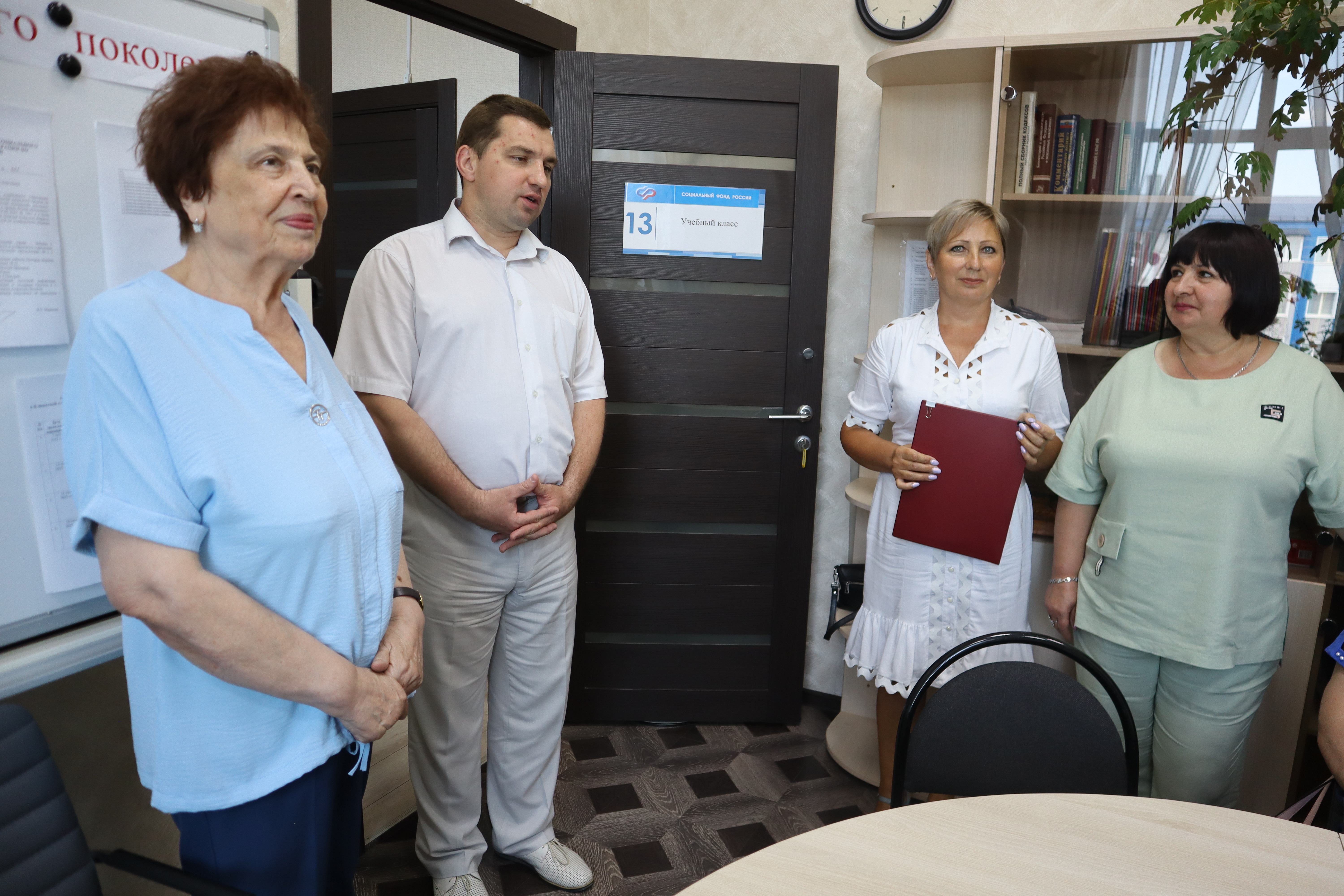 В Ракитянском районе открылся Центр общения старшего поколения.