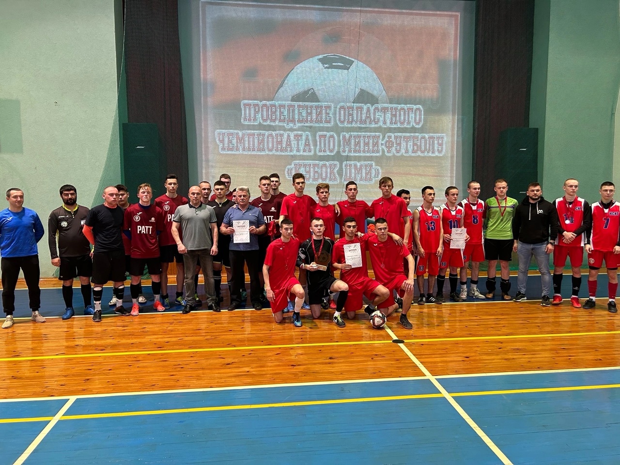 Ракитянцы завоевали серебро в соревнованиях по мини-футболу.