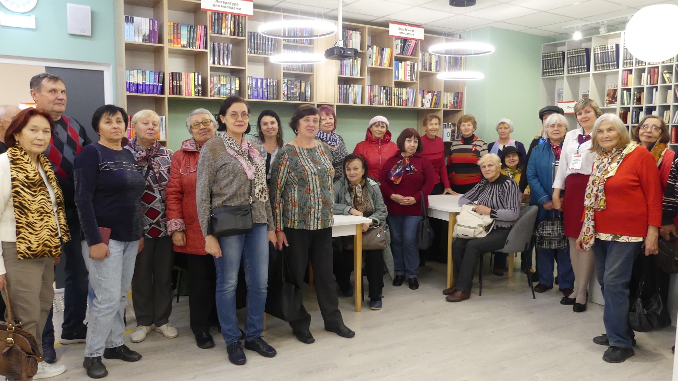3 октября туристическая группа людей старшего поколения из Белгорода в рамках областного проекта «К соседям в гости» посетила Ракитянский район