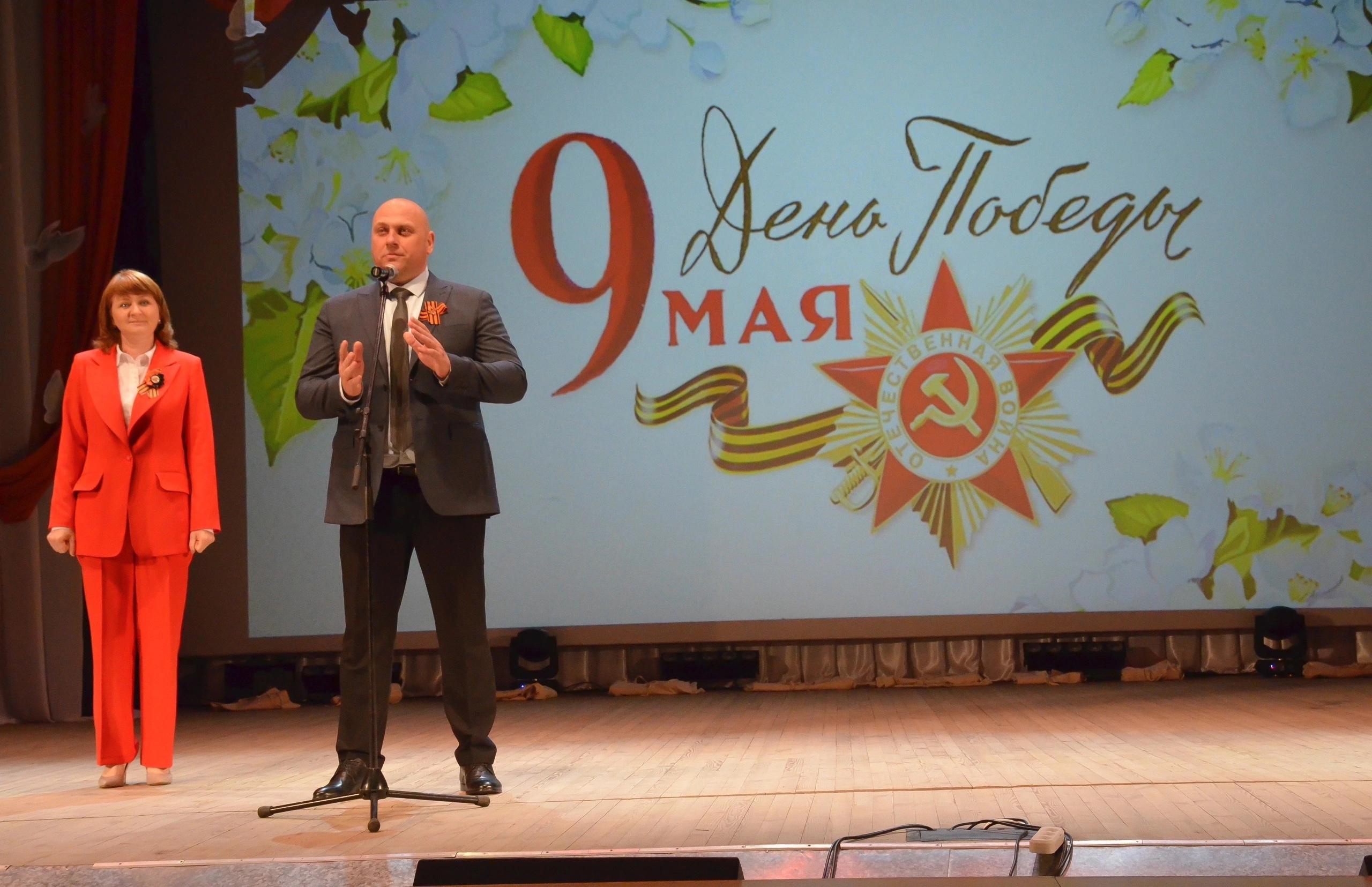 В Ракитном прошёл праздничный концерт «Живёт победа в поколениях».