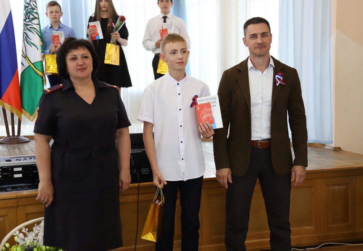 В Ракитном состоялось праздничное мероприятие, посвящённое Дню России.