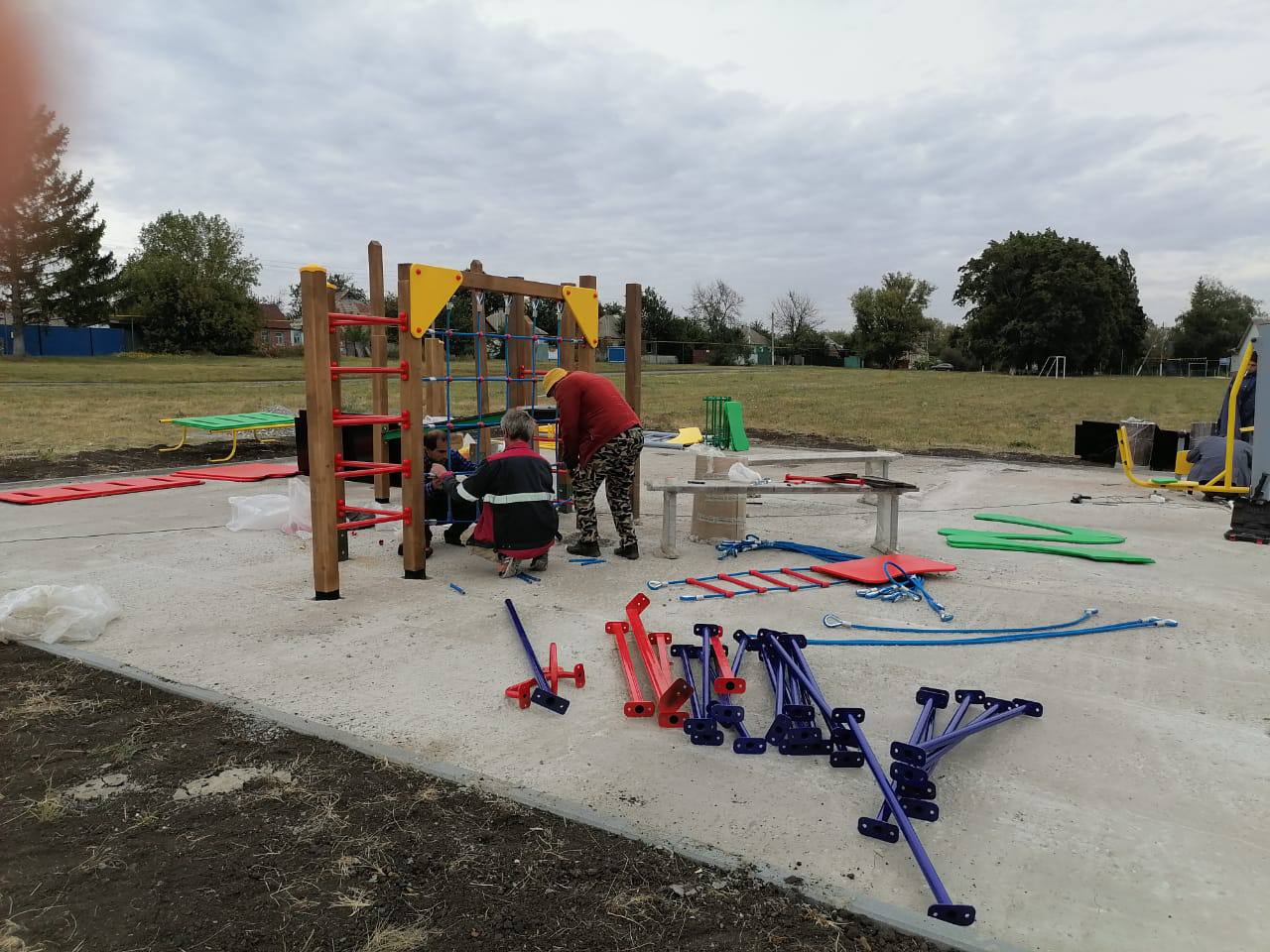 В Ракитянском районе начаты работы по строительству универсальной детской спортивной площадки