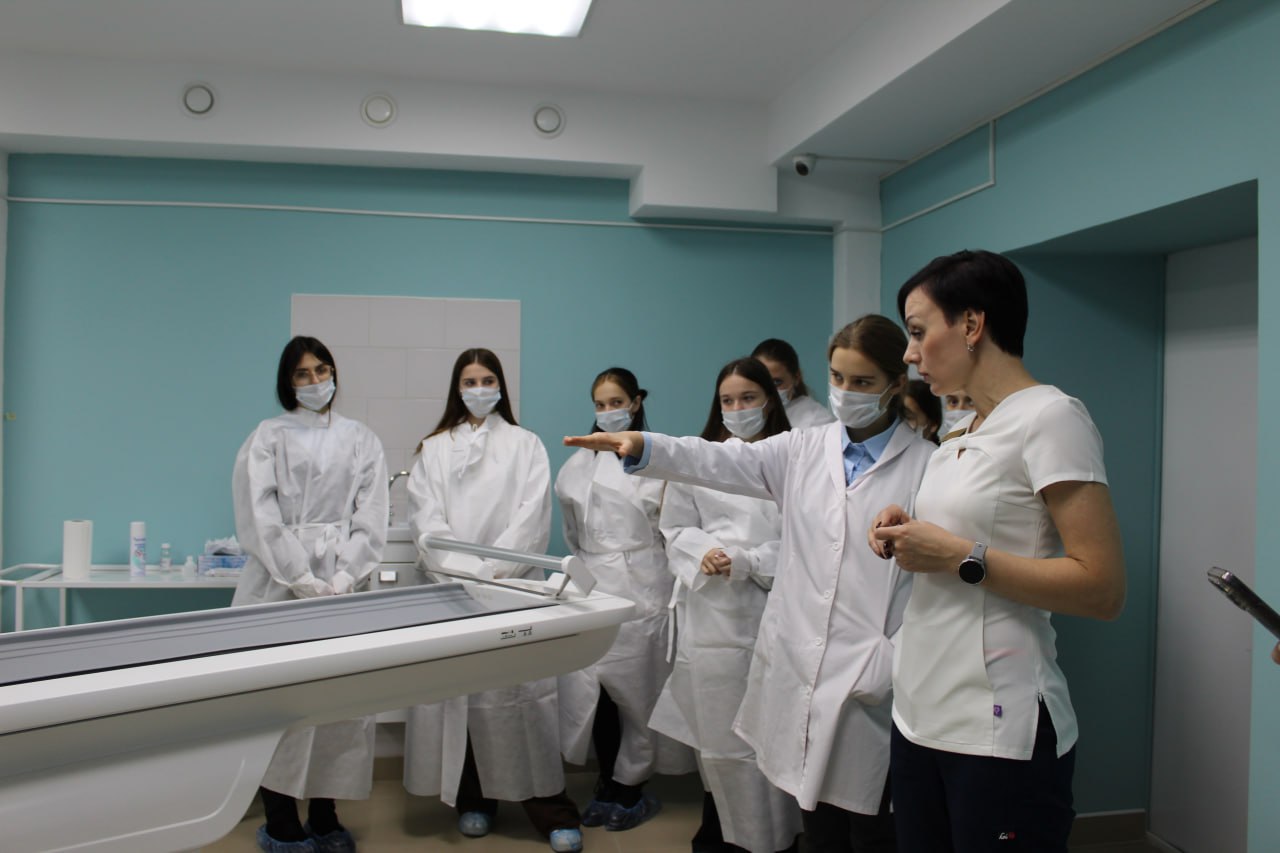 Ученики медицинского класса Ракитянской средней школы №1 посетили с экскурсией Ракитянскую центральную больницу.