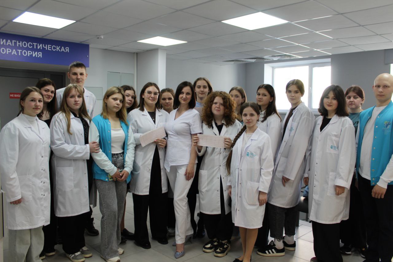 Медики Ракитянской центральной районной больницы провели экскурсию для школьников.