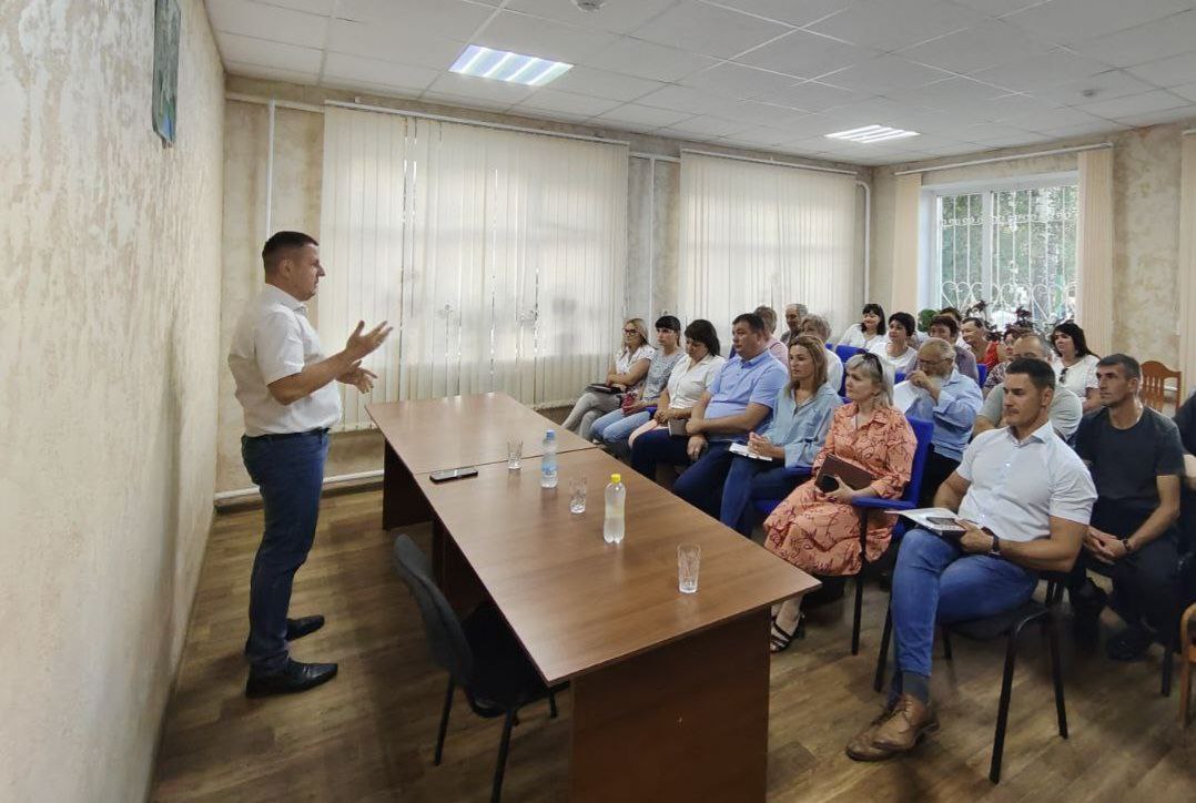 В Ракитянском районе активно продолжаются встречи с жителями.