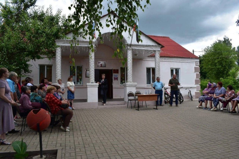 В Вышнепенском сельском поселении состоялся сход граждан с участием главы администрации Ракитянского района Анатолия Климова. В Вышнепенском сельском поселении состоялся сход граждан с участием главы администрации Ракитянского района Анатолия Климова.