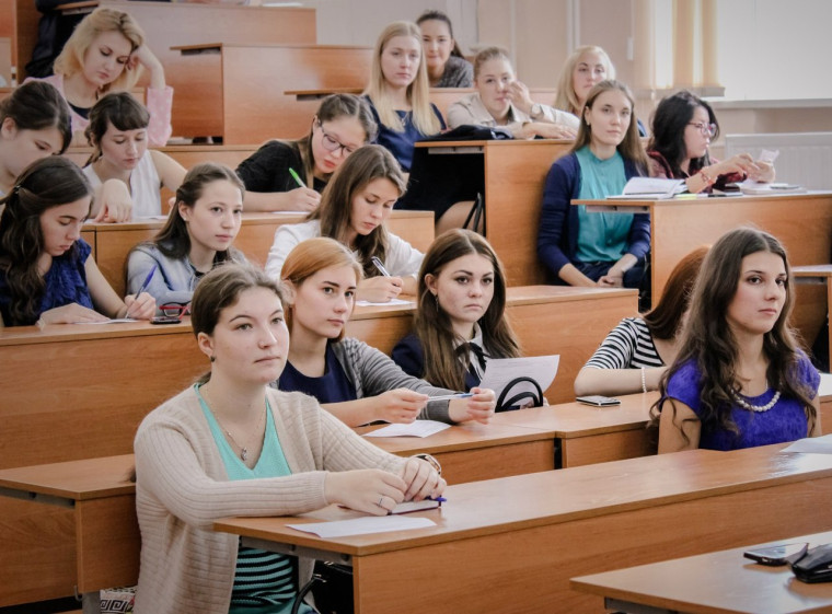 1 225 белгородских семей направили средства материнского капитала на образование детей в 2023 году. 1 225 белгородских семей направили средства материнского капитала на образование детей в 2023 году.