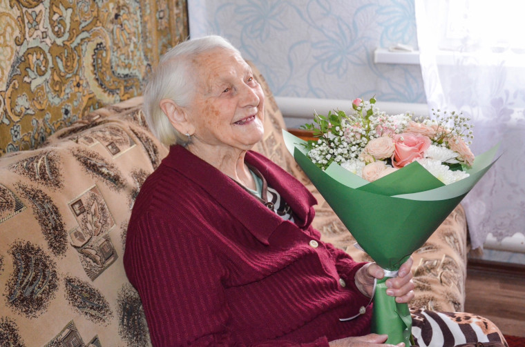 100-летний юбилей отметила жительница села Лаптевка Вера Николаевна Болховитина.