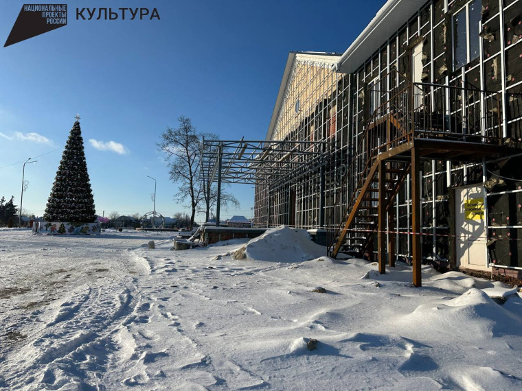 Глава администрации Ракитянского района проверил ход капитального ремонта Пролетарского центра культурного развития.