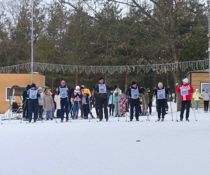 Сегодня в Ракитном состоялась лыжная эстафета «Семейный забег», посвящённая Году семьи.