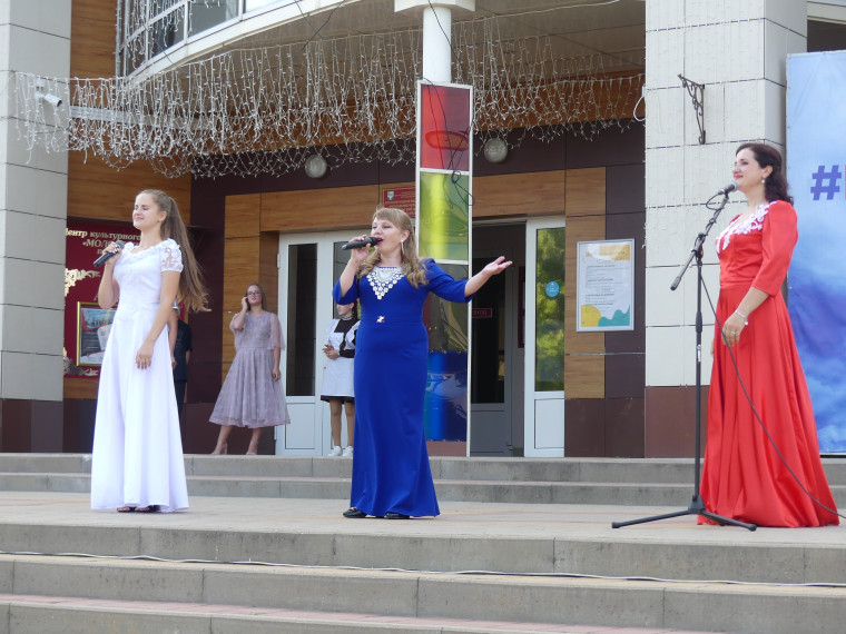 22 августа в п. Ракитное прошло мероприятие, посвящённое Дню Государственного Флага России.