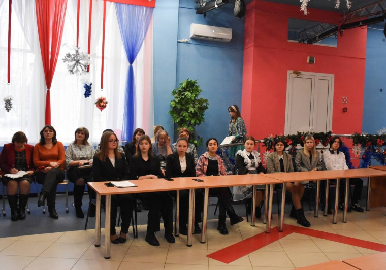 В Центре культурного развития «Молодёжный» п. Ракитное состоялось заседание Детского общественного совета.