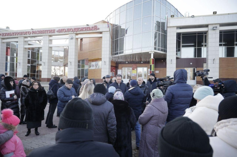 Ракитянский район с рабочим визитом посетил Губернатор Белгородской области Вячеслав Гладков. Ракитянский район с рабочим визитом посетил Губернатор Белгородской области Вячеслав Гладков.