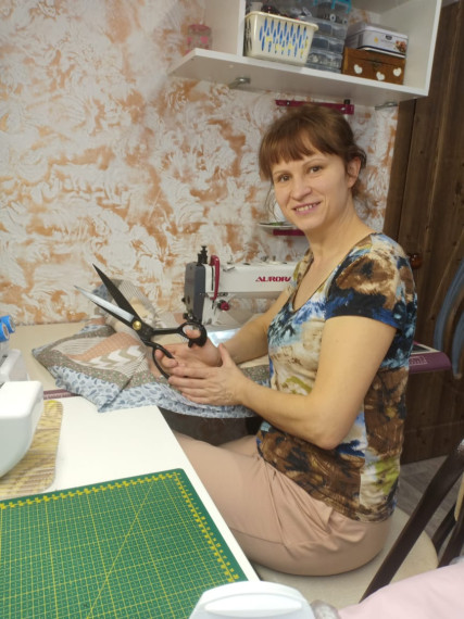 В Ракитянском районе благодаря социальному контракту открылась швейная мастерская.