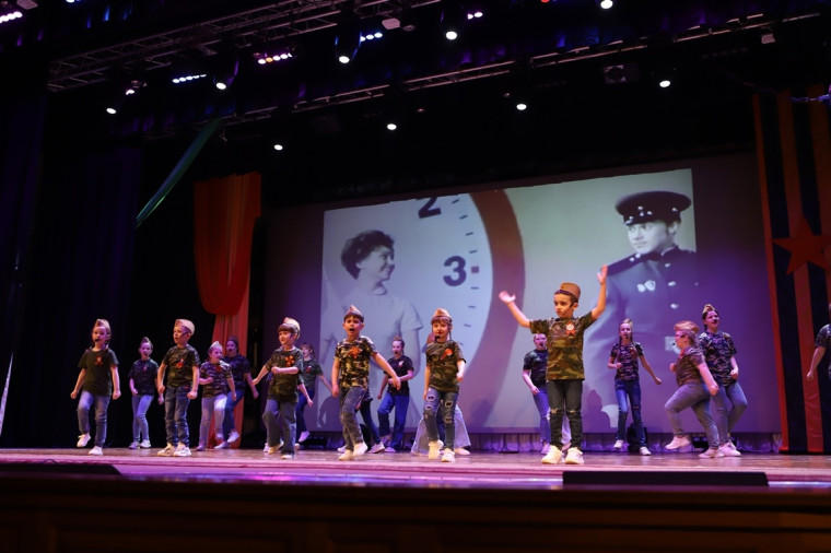 В Ракитном прошёл районный патриотический фестиваль «Внуки Победы».