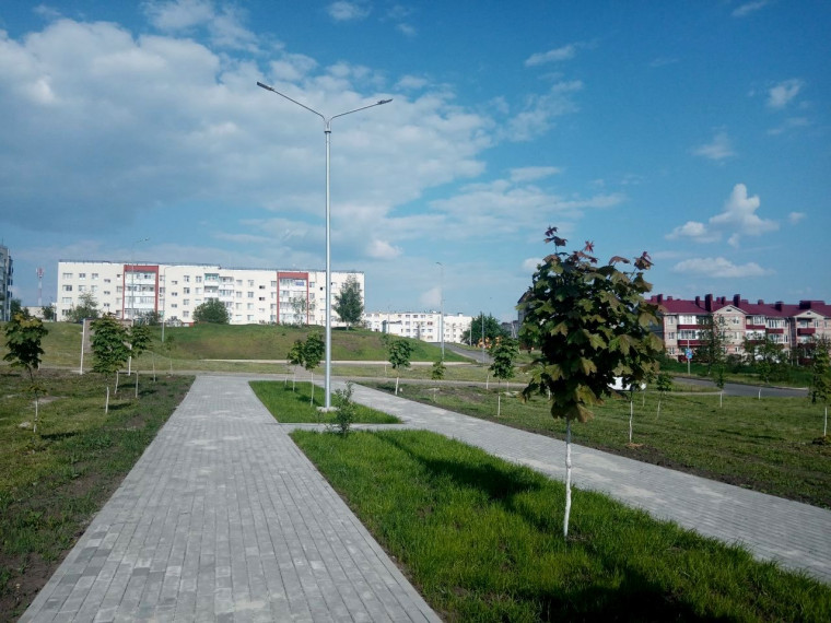 Продолжается благоустройство парка Победы в посёлке Пролетарский.