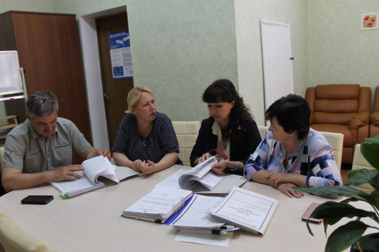 Сотрудники комплексных центров социального обслуживания населения Ракитянского и Краснояружского районов обменялись опытом.
