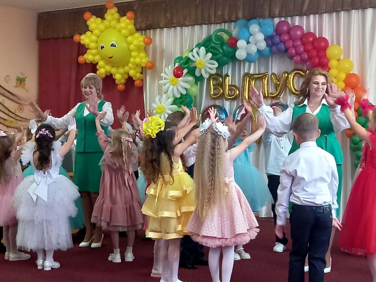 С 24 по 31 мая в дошкольных учреждениях Ракитянского района проходят торжественные выпускные утренники.