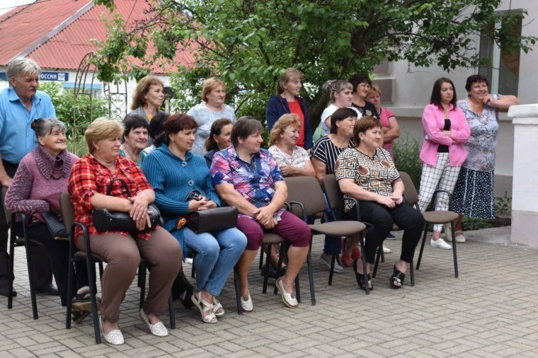 В Вышнепенском сельском поселении состоялся сход граждан с участием главы администрации Ракитянского района Анатолия Климова.