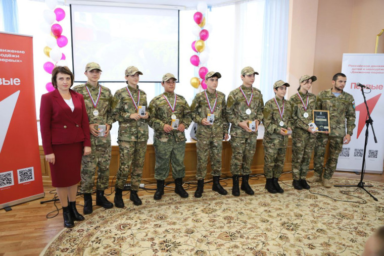 В преддверии Дня флага Белгородской области в Ракитном состоялось праздничное мероприятие.