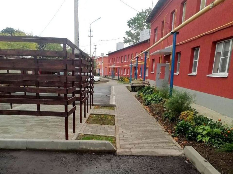 В Ракитянском районе в рамках инициативного бюджетирования завершено обновление дворовых территорий многоквартирных домов.