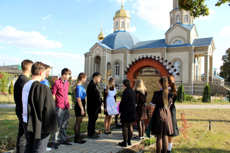 В этом году экскурсионные «Маршруты памяти» посетили более 350 школьников Ракитянского района.