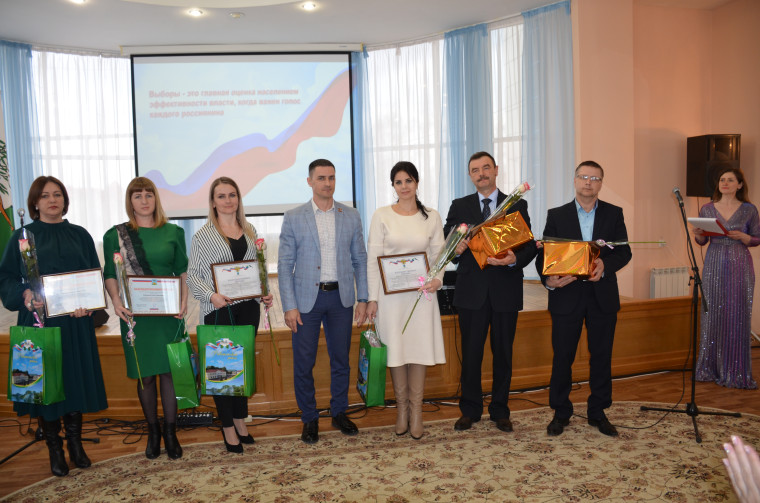 Торжественное мероприятие по подведению  итогов деятельности участковых избирательных комиссий Ракитянского района за 2021 год.