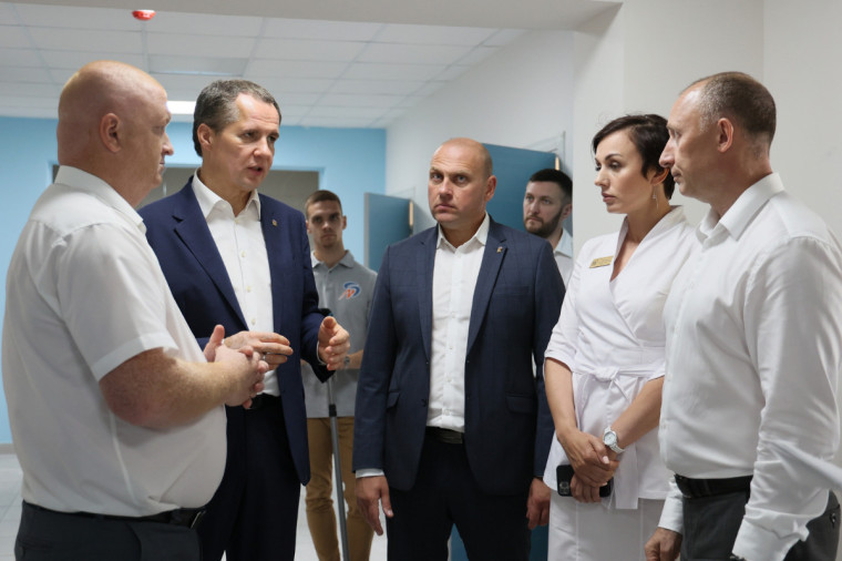 Глава региона оценил капитальный ремонт поликлиники Ракитянской ЦРБ.