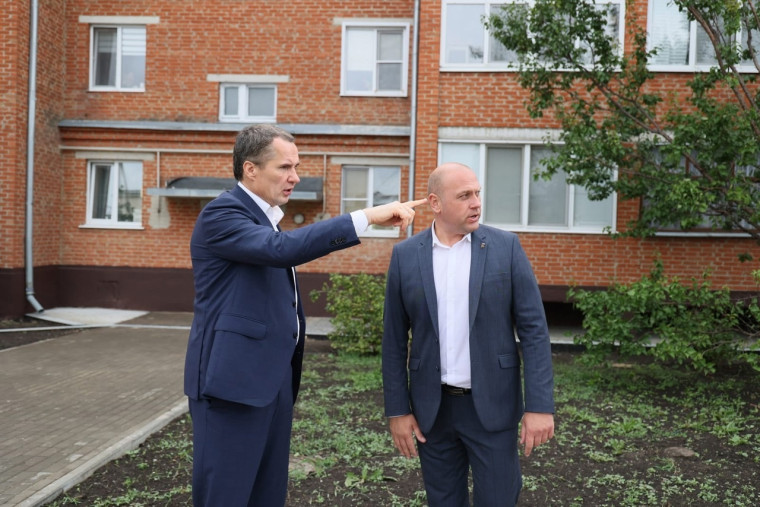 В ходе рабочей поездки в Ракитянский район руководитель области посетил социальные объекты.