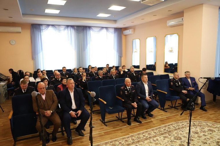 Сегодня в Ракитном состоялось мероприятие, посвящённое Дню сотрудника органов внутренних дел Российской Федерации.