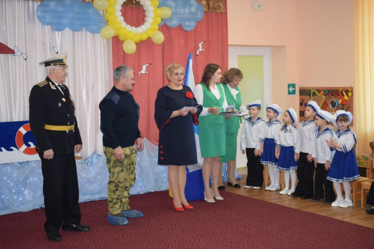 Состоялось торжественное посвящение в кадеты воспитанников старшей группы «Маленькие юнги» детского сада № 3.
