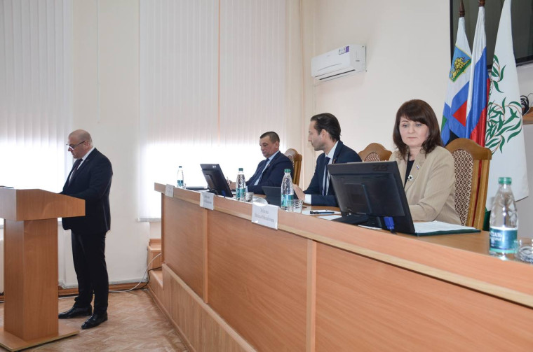 Анатолий Климов избран главой администрации Ракитянского района на второй срок.