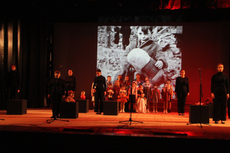 В Ракитном прошло художественно-публицистическое представление, посвящённое 81-й годовщине освобождения Ракитянского района от немецко-фашистских захватчиков.