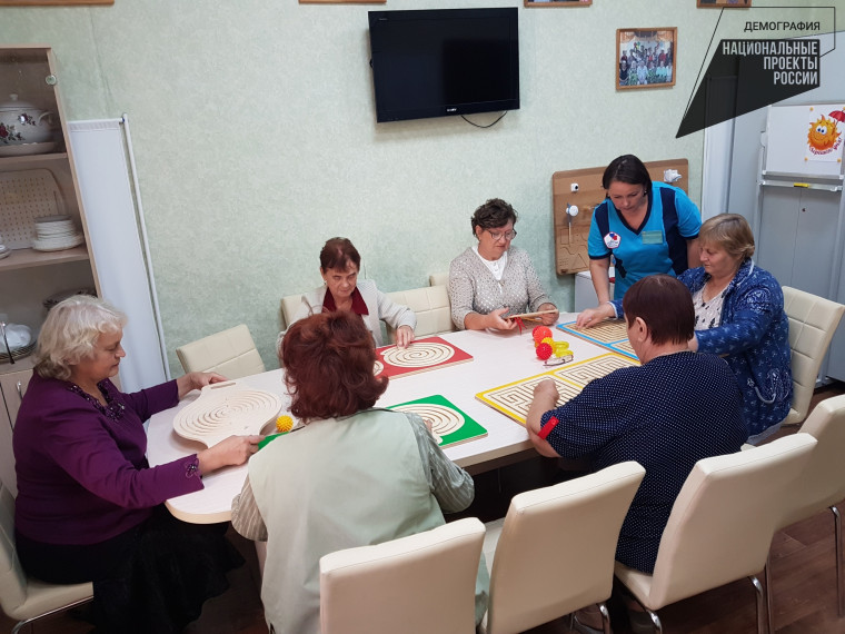 В Ракитянском районе действует система долговременного ухода за гражданами пожилого возраста и лицами с ОВЗ.