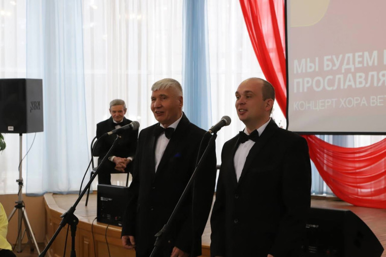 В центре культурного развития «Молодёжный» состоялся концерт хора ветеранов труда «Мы будем песней прославлять солдат».