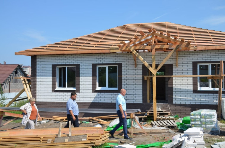 В посёлке Пролетарский Ракитянского района для семей, имеющих детей-инвалидов, ведется строительство двух жилых помещений.