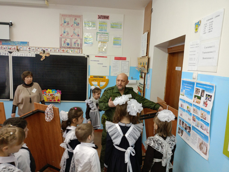 В Дмитриевской средней школе прошёл педагогический интенсив «Мы разные, но мы вместе – и в этом наша сила!».