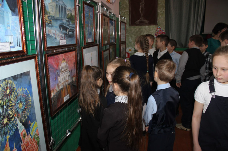 В рамках проекта «АРТ – Галерея» в Венгеровской средней школе открылась передвижная выставка «Культурное наследие нашей Родины».