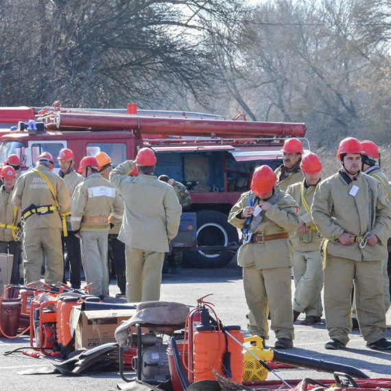 Добровольные пожарные дружины городских и сельских поселений района получили положительную оценку по итогам пожарно-тактических занятий.