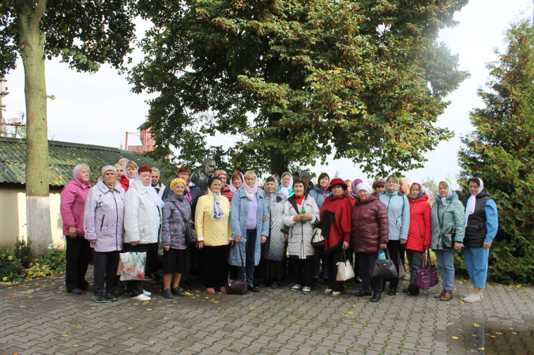 Вчера ракитянцы встречали туристическую группу людей старшего поколения из Белгородского района в рамках областного проекта «К соседям в гости».