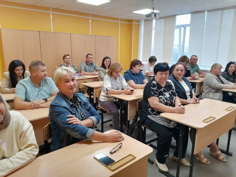 В Ракитянском районе успешно завершён проект по временному трудоустройству подростков.