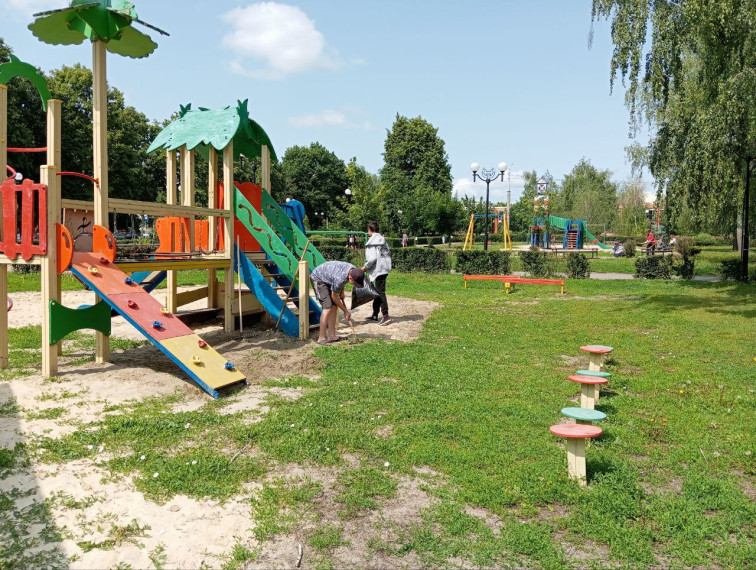 В Ракитянском районе успешно завершён проект по временному трудоустройству подростков.