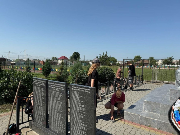 В Ракитянском районе успешно завершён проект по временному трудоустройству подростков.