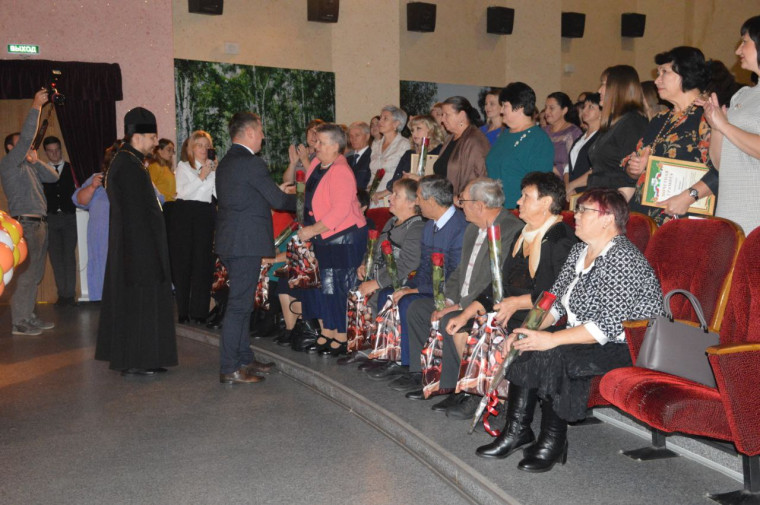 В Ракитянском районе состоялось праздничное мероприятие, посвященное Дню учителя.