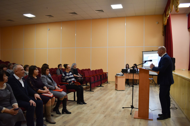 В Ракитянском районе состоялся семинар-практикум по теме «Развитие профессиональной компетентности педагога как условие реализации требований обновленных ФГОС».
